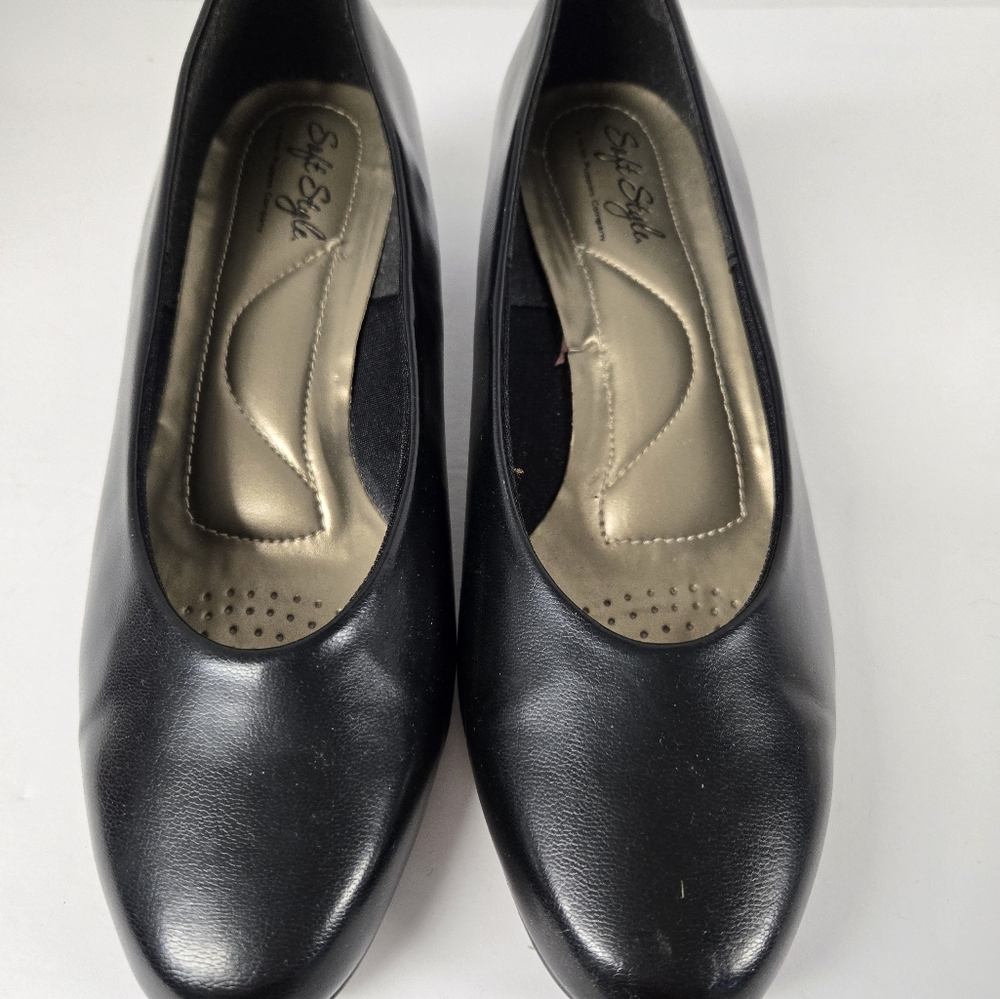 Soft Style Black Pumps Sz 7.5W